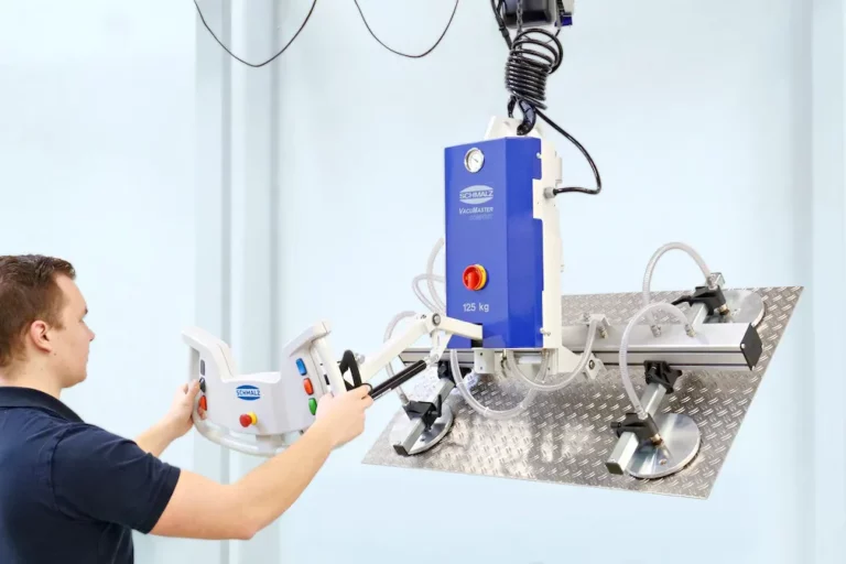 Вакуумни подемни устройства VacuMaster Comfort за пренасяне на рифелова ламарина