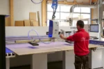 Вакуумни подемни устройства VacuMaster Wood за зареждане на пакетен циркуляр